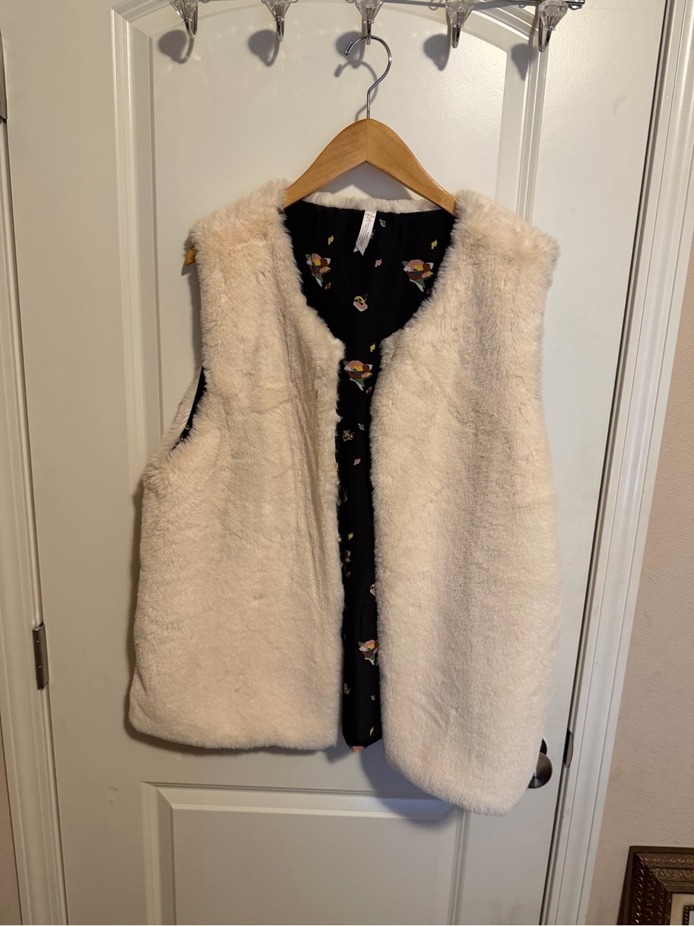 Matilda Jane Cream Faux Fur Sleeveless Vest NWOT